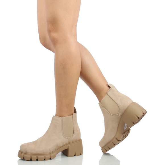 Light Wheat Faux Suede Chelsea Pull On Lug Ankle Boots - Picture 7 of 7